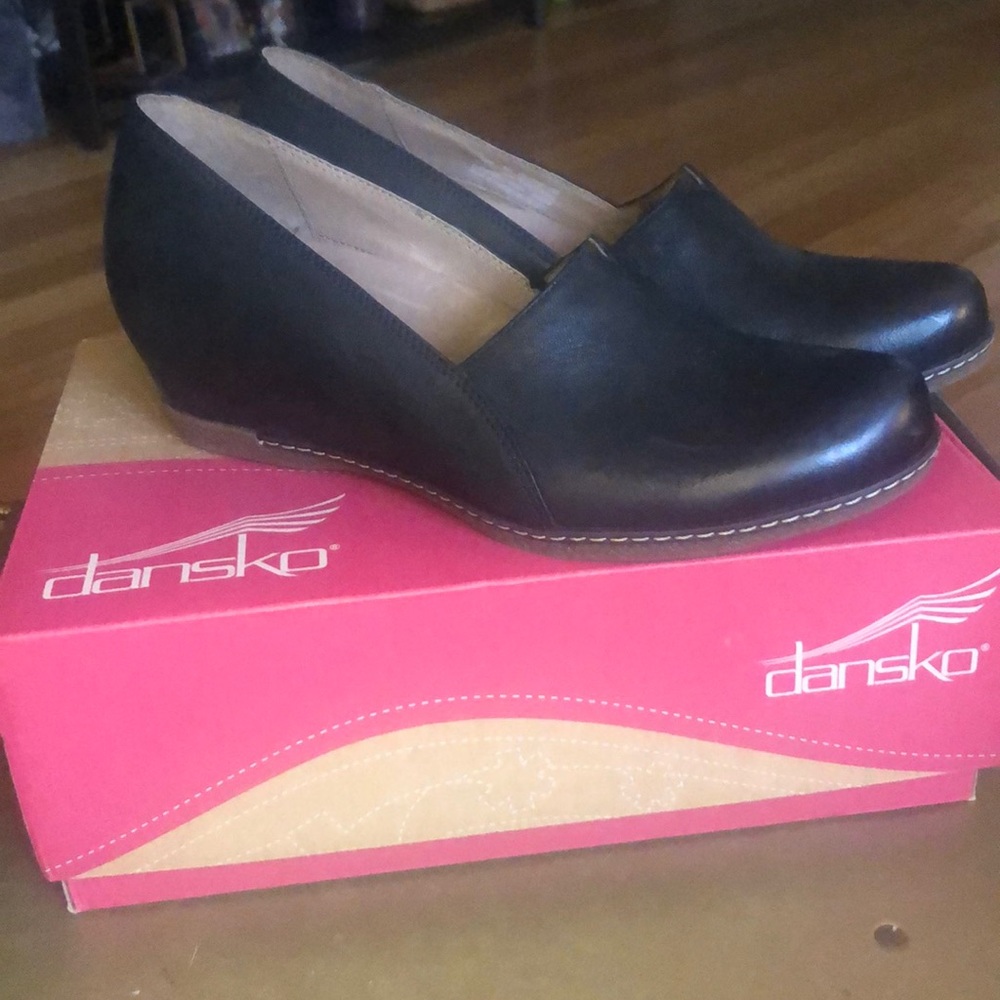 Dansko Liliana Burnished Nubuck Black